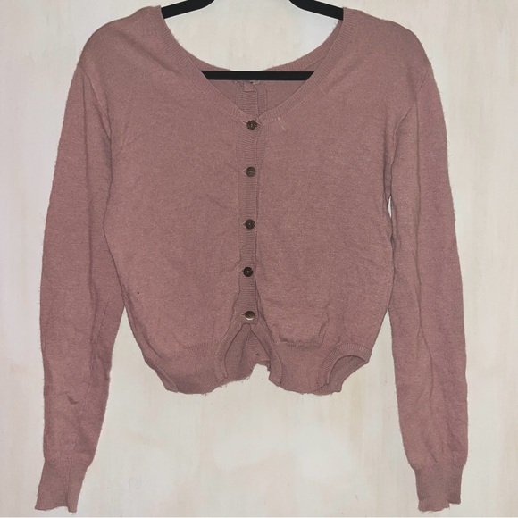 Irregular cut dusty pink cardigan with a relaxed fit - Picture 2 of 11